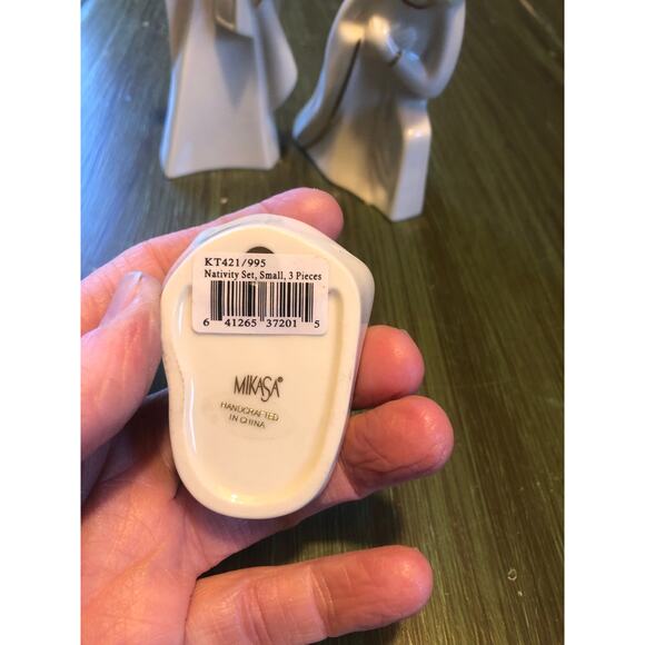 Mikasa EUC 3 Piece Small Nativity Set KT421/995 - Joseph, Mary, Baby Jesus - Picture 4 of 4